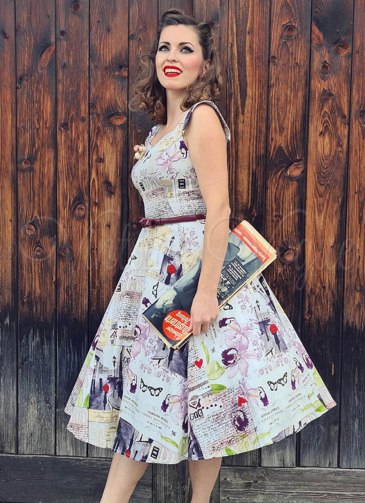 Forever Fifties 50's Retro Vintage Kleid Newsprint Swing Dress in Weiß & Lila 50er Jahre Petticoat Damenkleid Hochzeitsgast Blumen geblümt Sommerkleid Jive Lindy Hop 0