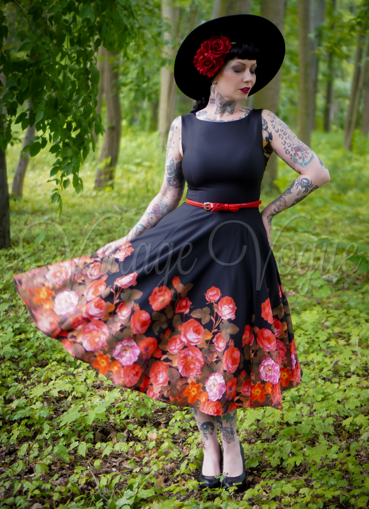 Forever Fifties 50's Vintage Floral Kleid Audrey Rose Border Swing Dress in Schwarz 50er Jahre Petticoat Damenkleid Sommerkleid Blumen geblümt elegant festlich 1